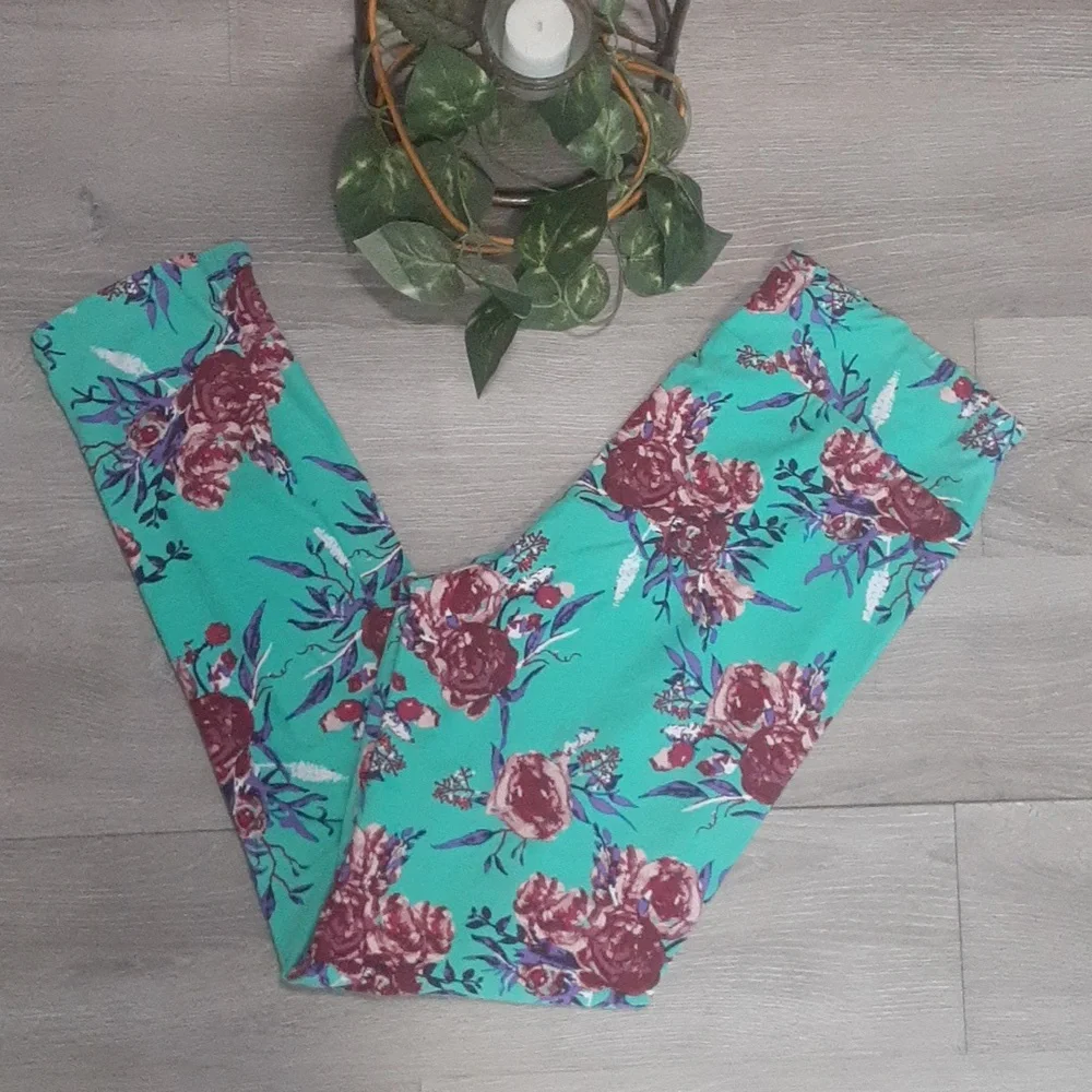 LuLaRoe Tall & Curvy flower leggings - Picture 7 of 9